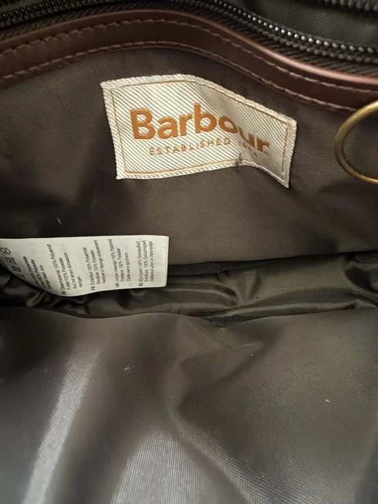 *NWT* Barbour Quilted Crossbody - Picture 5 of 5